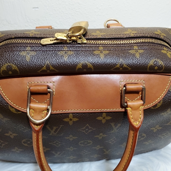 Authentic Louis Vuitton Deuville - Picture 15 of 17